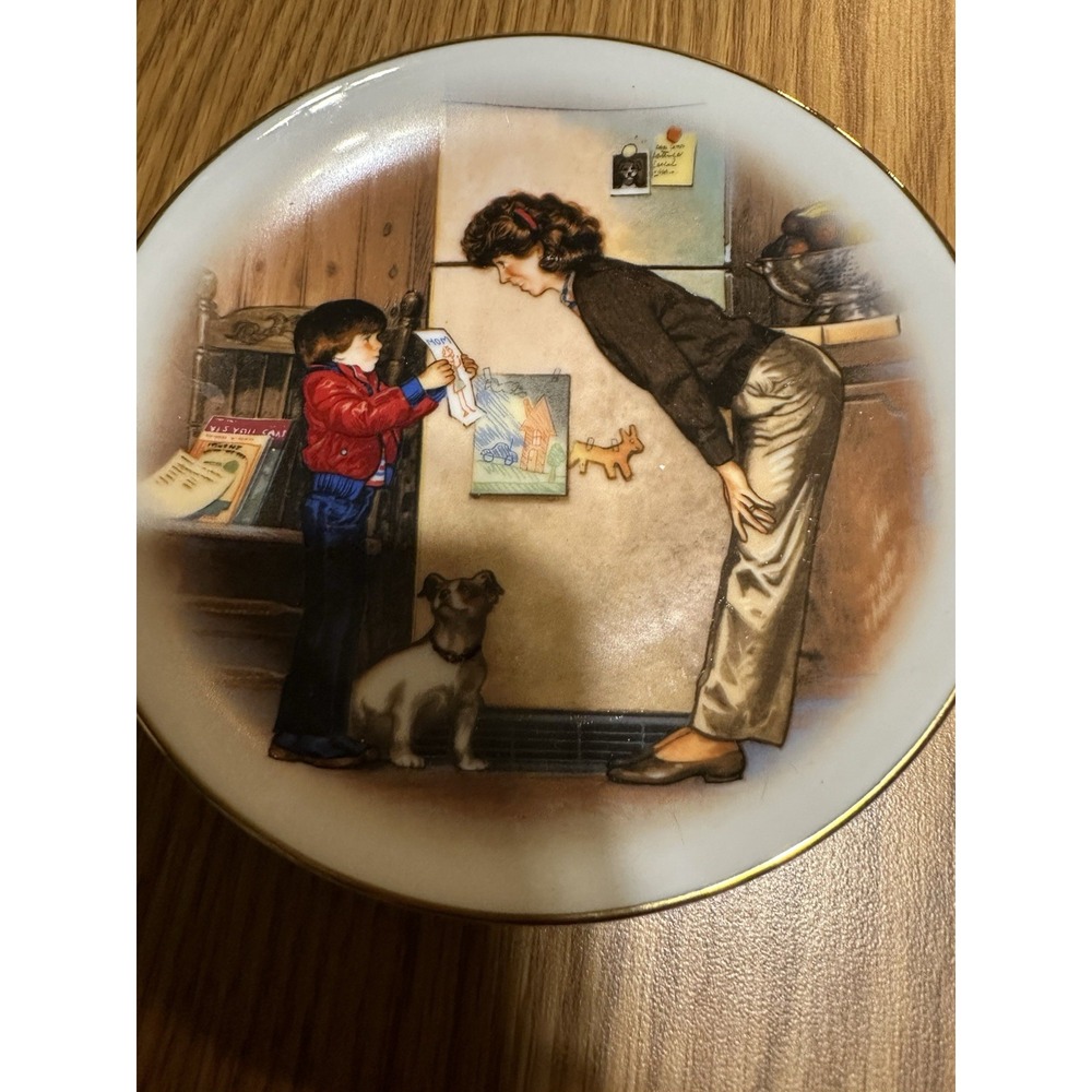 Avon Special Memories Creation of Love Mothers Day 1985 Plate Tom Newsom 22K